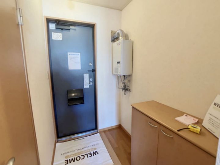 ラフィーネKの玄関