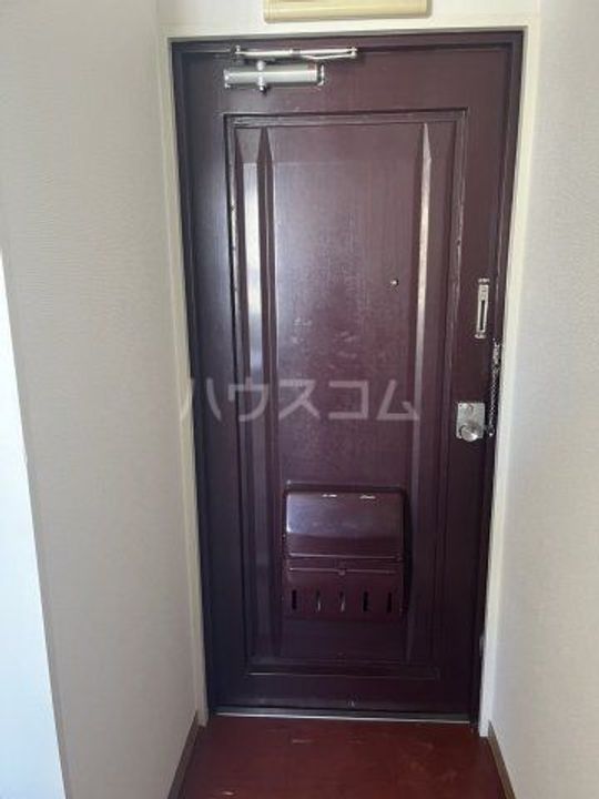 コーポサンタウンの玄関