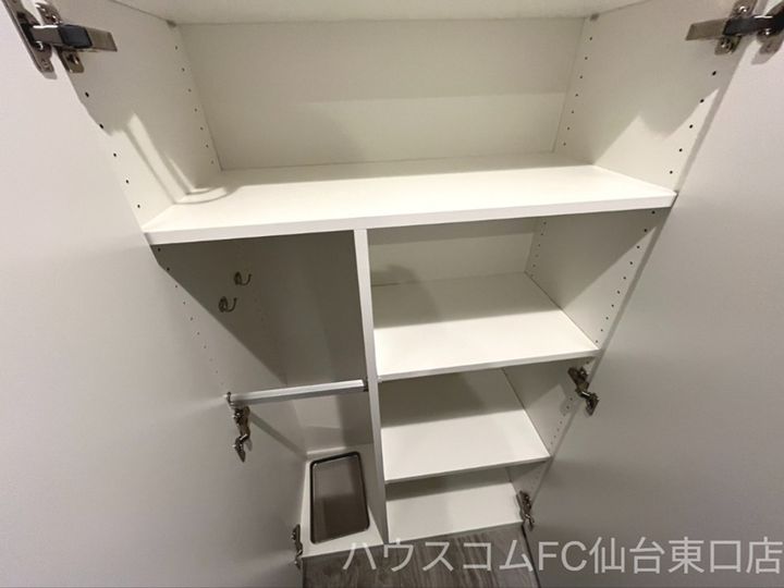 シーズンフラッツ上杉の玄関