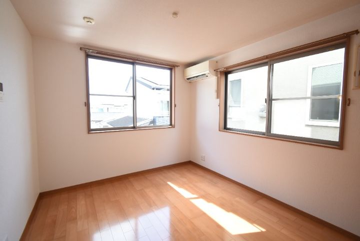 アクアリッチの居間