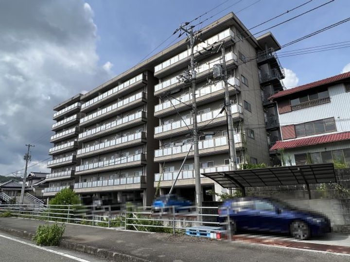 高知県高知市朝倉丙(マンション)の賃貸物件の外観