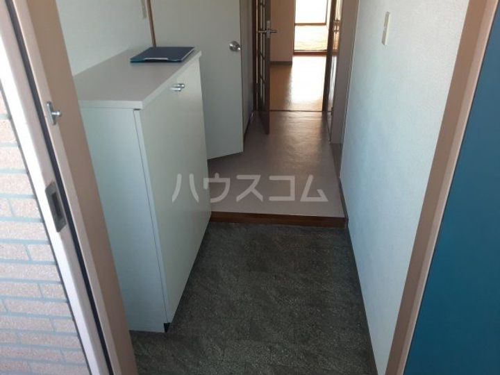 山星マンションの玄関