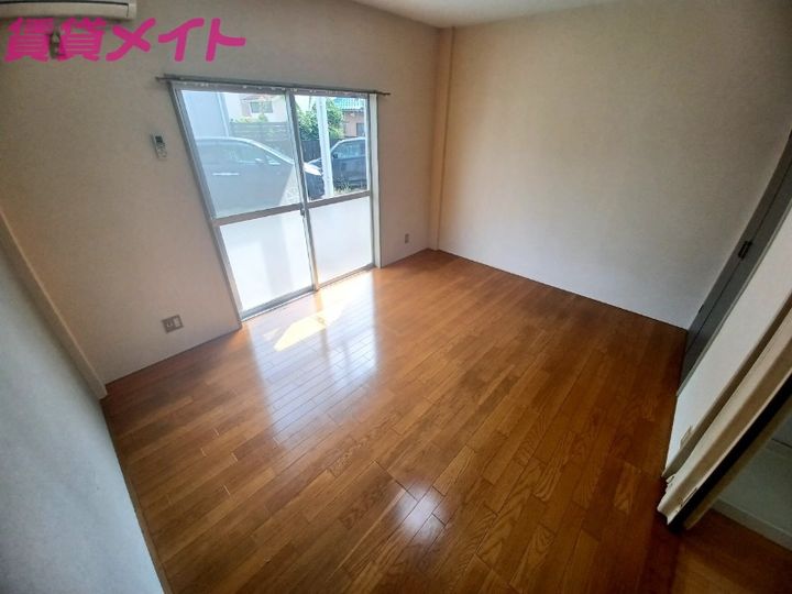 コーポ谷口の居間