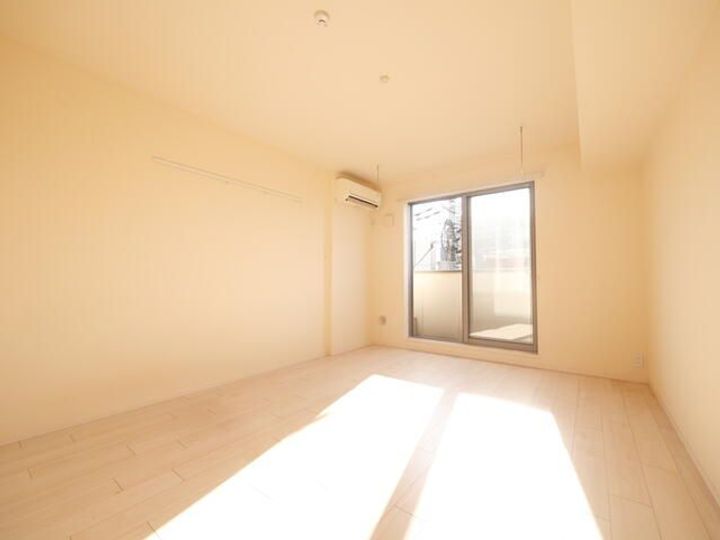 DUELO MINAMIIKEBUKUROの居間