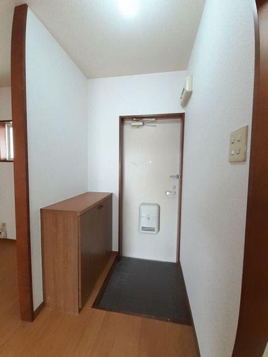 広島県福山市西深津町5(アパート)の賃貸物件の玄関