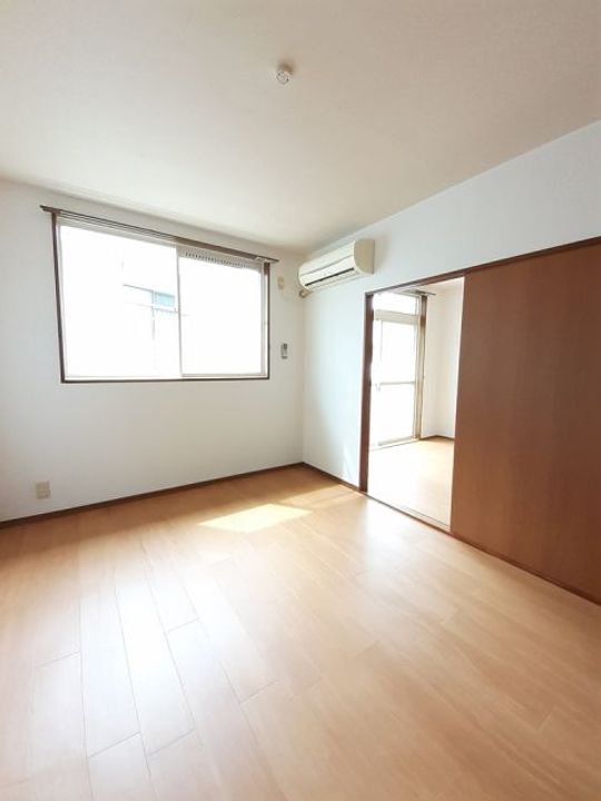 広島県福山市西深津町5(アパート)の賃貸物件の居間