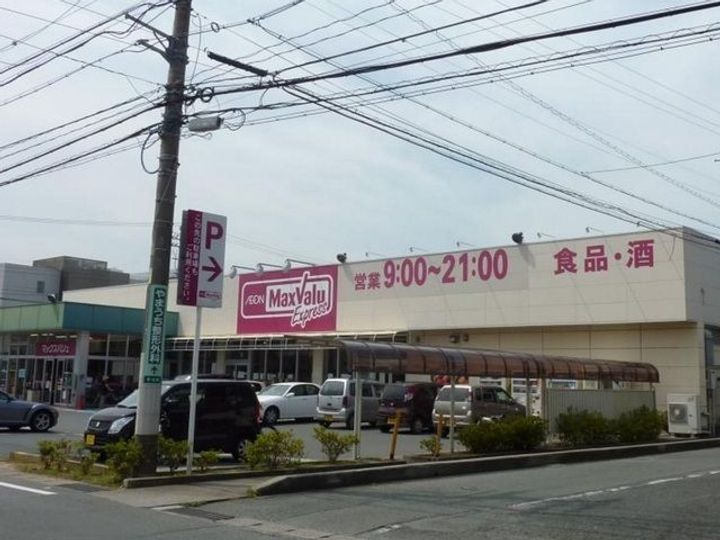 ドムス・セレーネの周辺