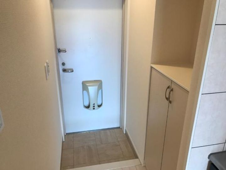 シェルル 北澤の玄関