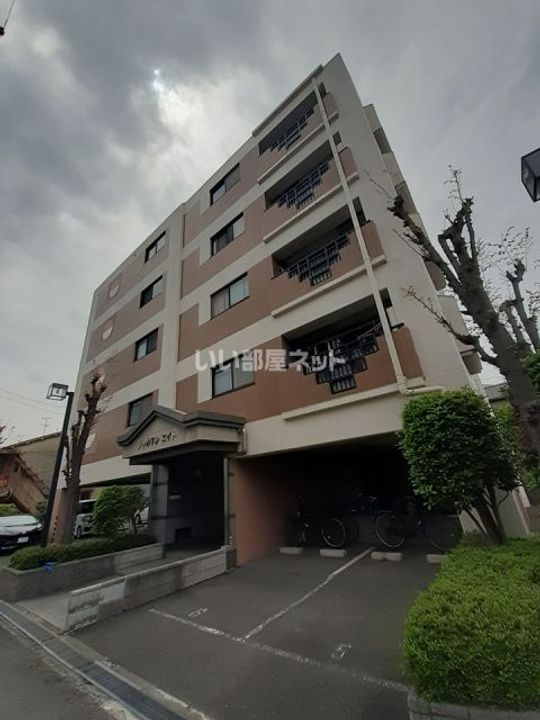 シャルマンエイトの外観