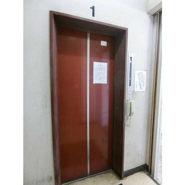 プラザビルの地図