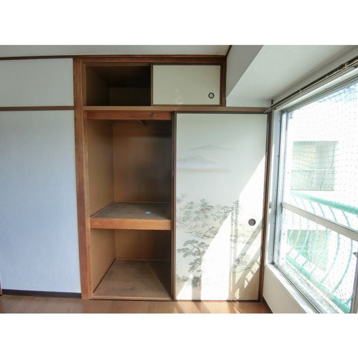 プラザビルの内装