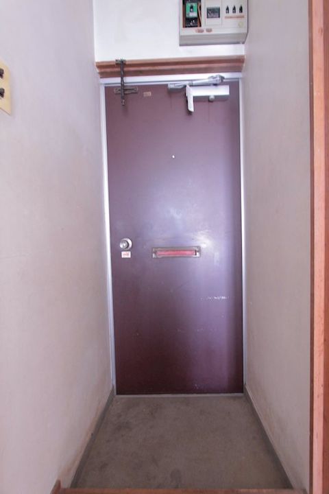 千葉県船橋市本中山3(アパート)の賃貸物件の玄関