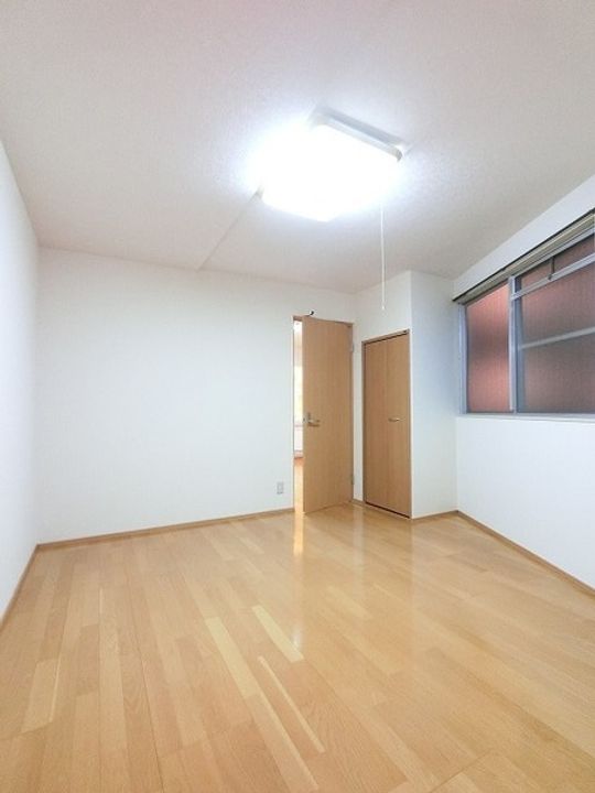 オプス塚本の内装