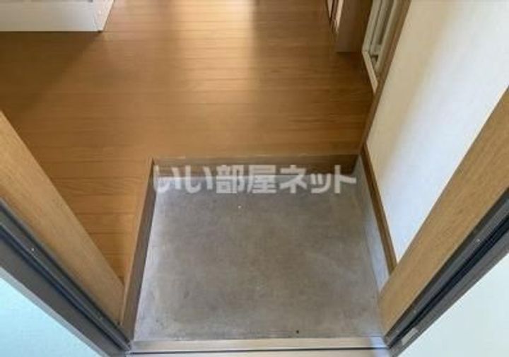 新潟県長岡市石動町(アパート)の賃貸物件の玄関