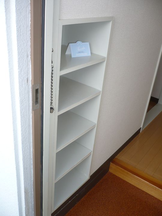 シャトーエムAの玄関