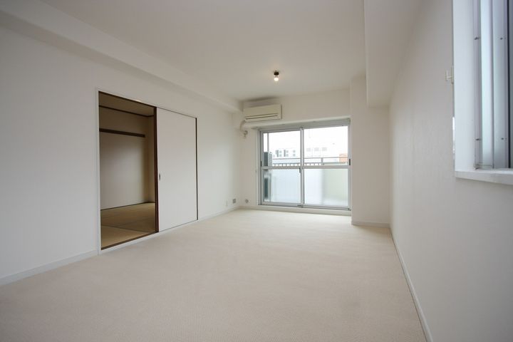 千種通スカイマンションの居間