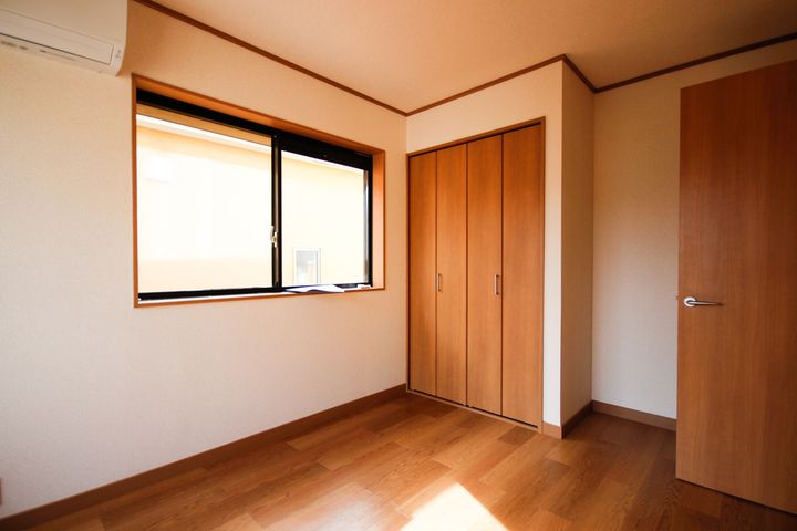 グッドパレス金沢文庫の居間