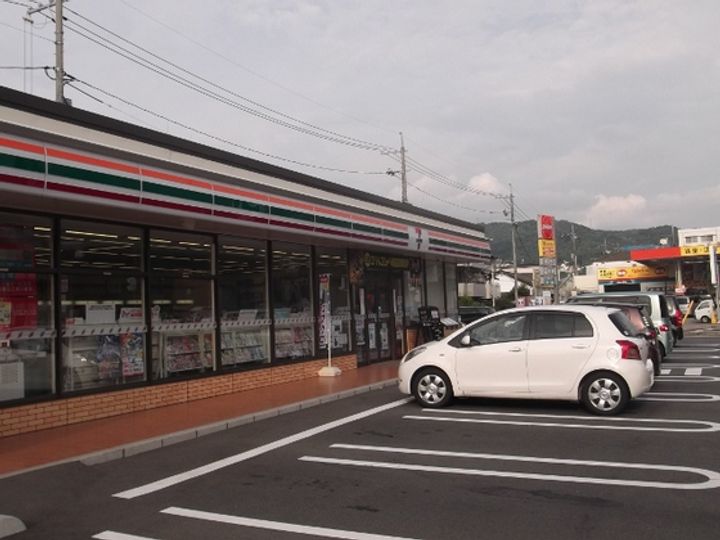パレファミーユの周辺