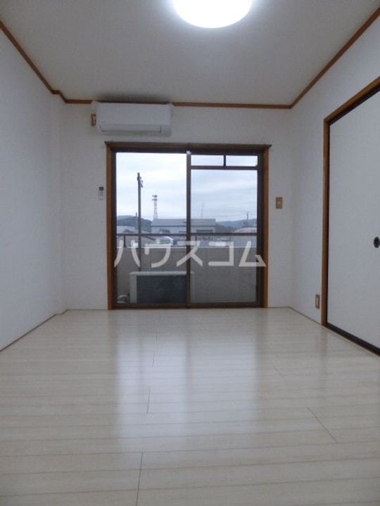 宮久マンションの居間