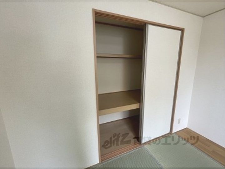 クラスタ-コートの内装