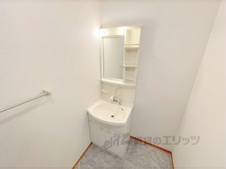 クラスタ-コートの内装