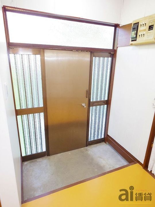 埼玉県新座市あたご3(アパート)の賃貸物件の玄関