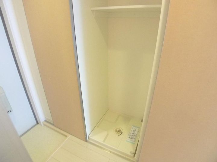 リブリ・白山WESTの玄関