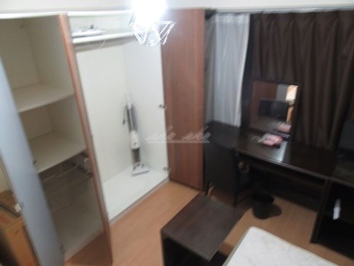 ホーユウコンフォルト岸谷の居間