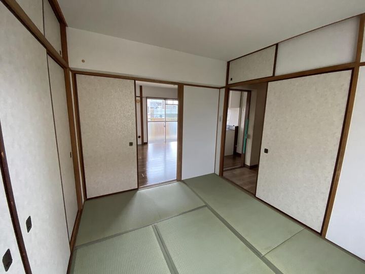 オレンジハウス八王寺A棟の居間