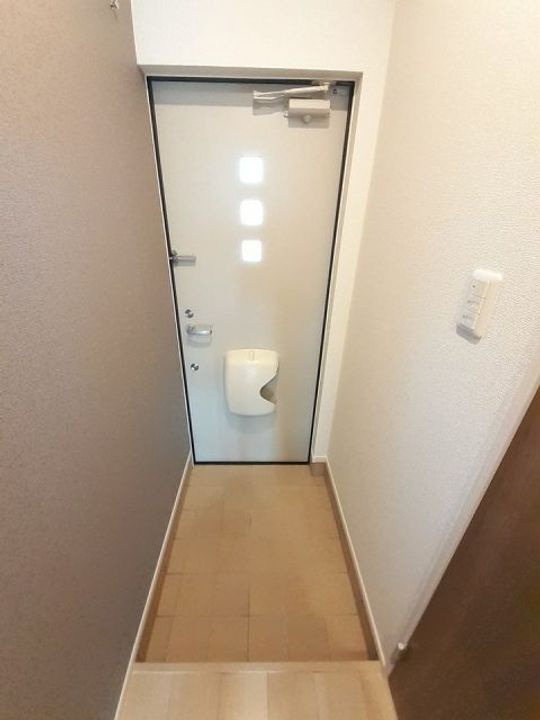 愛知県西尾市巨海町森越(アパート)の賃貸物件の玄関