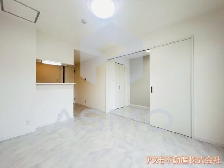 大阪府大阪市北区黒崎町(マンション)の賃貸物件の居間