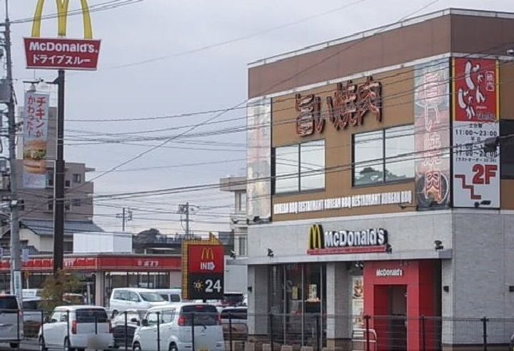 ベルラストーレの周辺