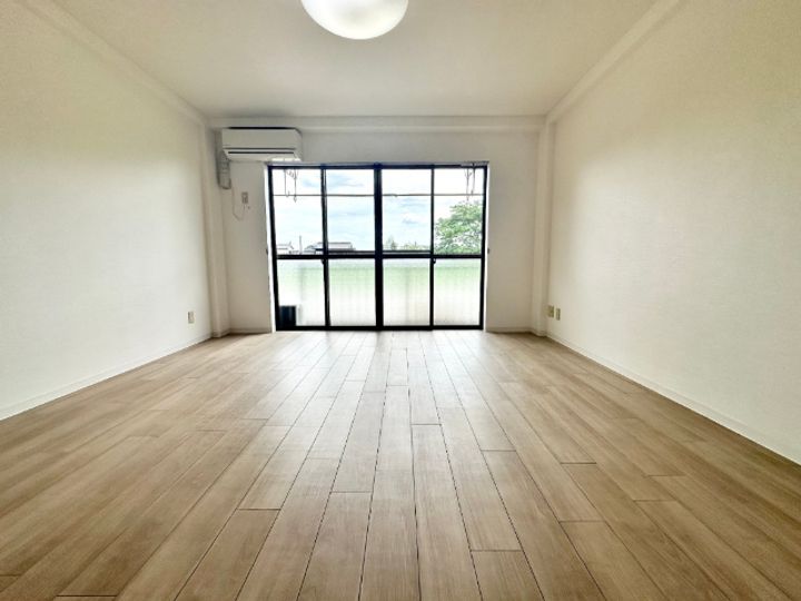 ハイツセレベスの居間