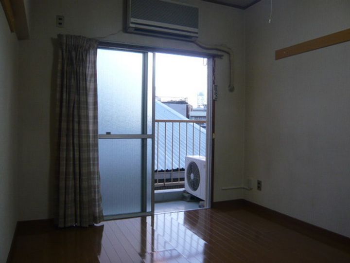 吉村ビルの内装