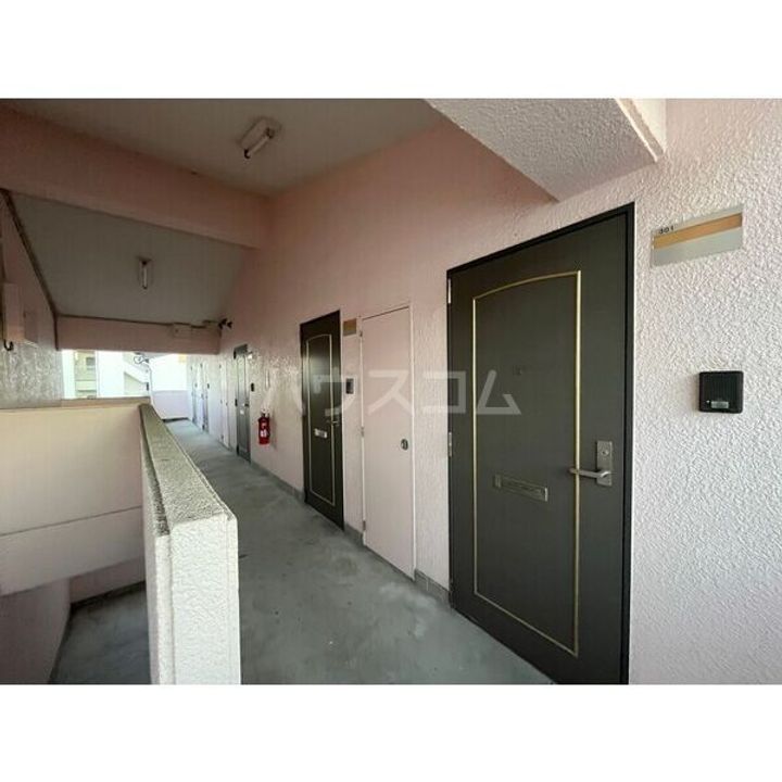 カームダウン喜多山の玄関