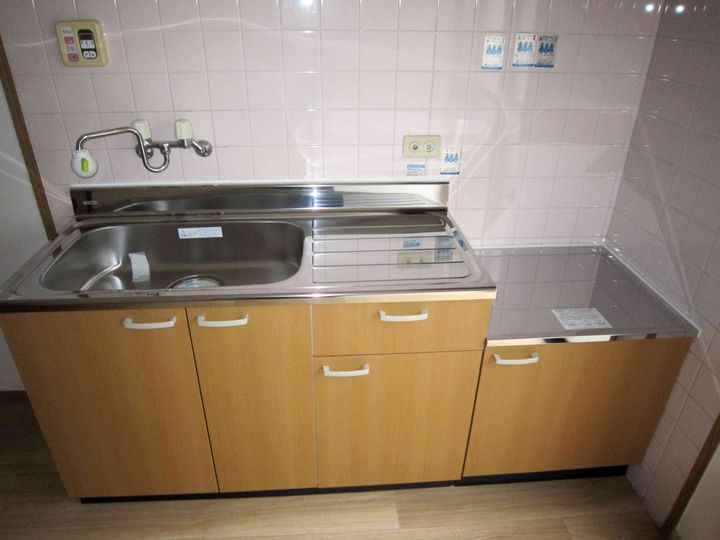 大阪府大阪市生野区生野西4(一戸建)の賃貸物件のキッチン