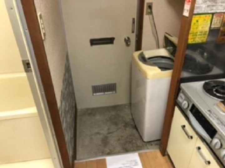 南葉ハイツの玄関