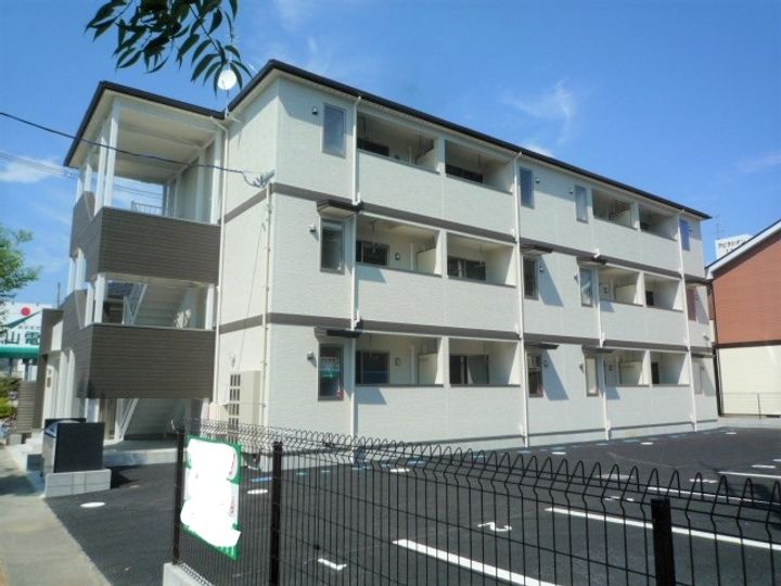 カテドラール富沢の外観
