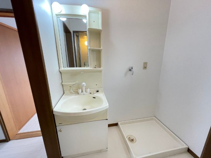 サンディアル大橋の内装