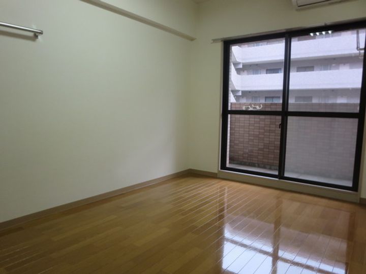 ジュネス自由ヶ丘の居間