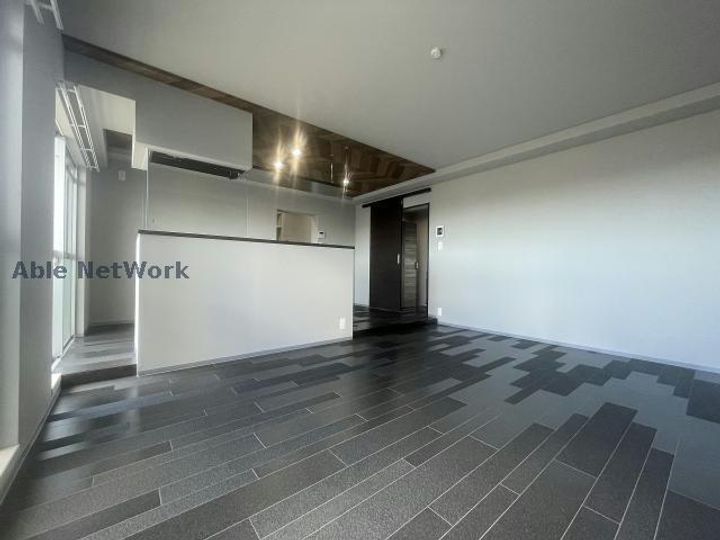 子持松コーポの居間