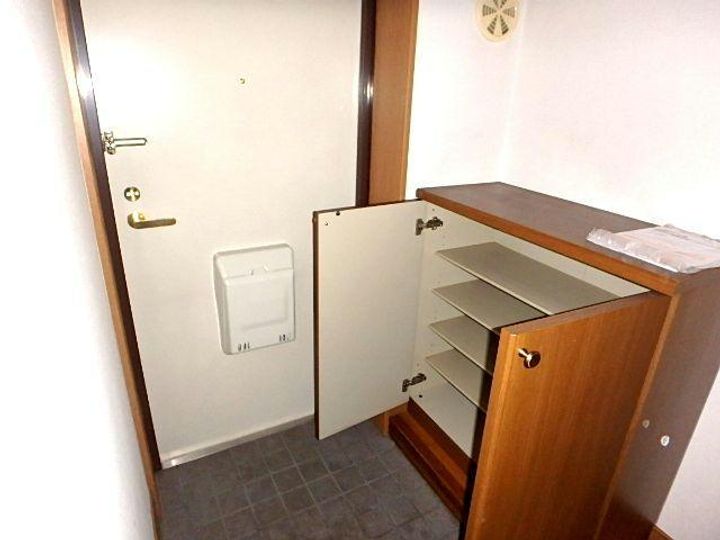 ロッキー毛呂山の玄関