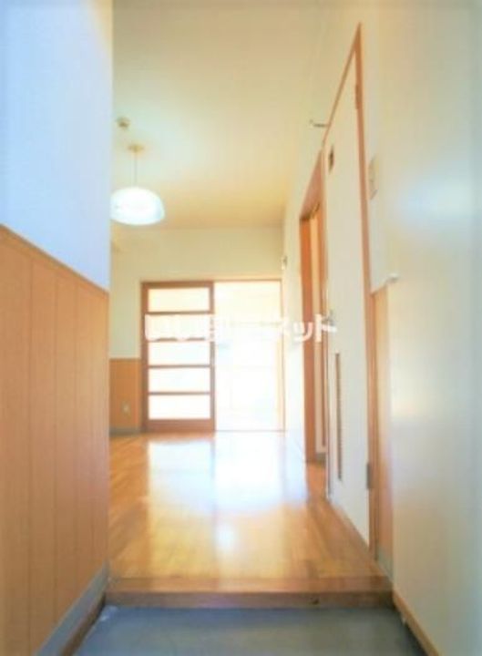 シャトレ東合川の玄関