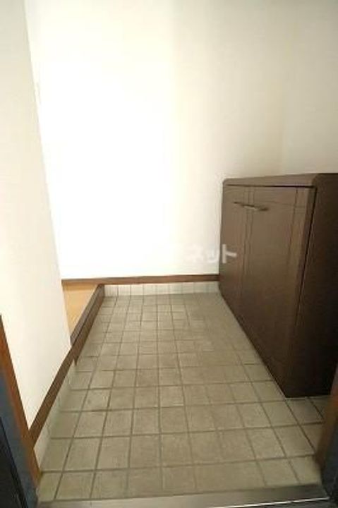 ツインズマンションの玄関