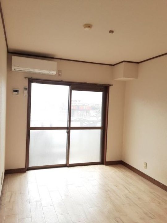 コンフォール長沼の居間