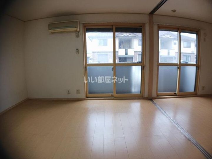 ベルコート ABCDの居間