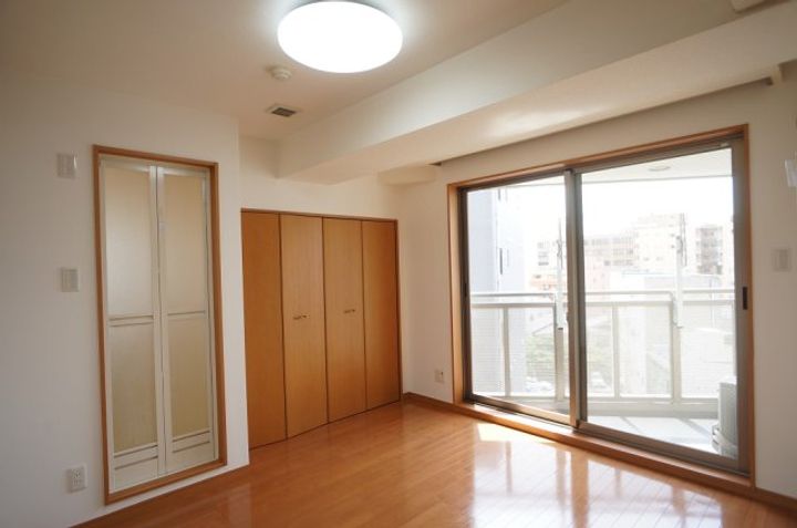 サンシャルム万代の居間