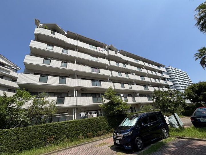 海風の街の外観