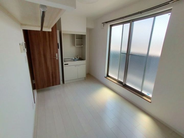 LISソフィア大東の居間