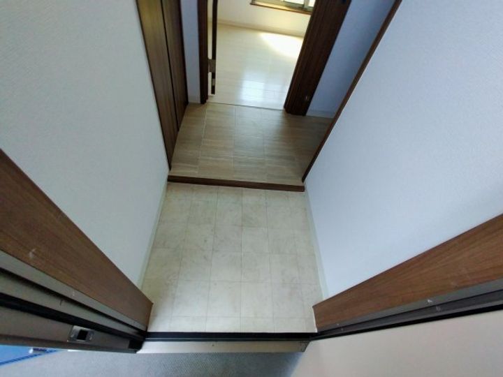 LISソフィア大東の玄関